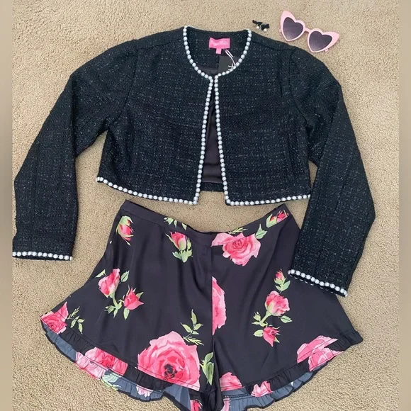 Floral Satin Ruffle Short - Picture 5 of 10